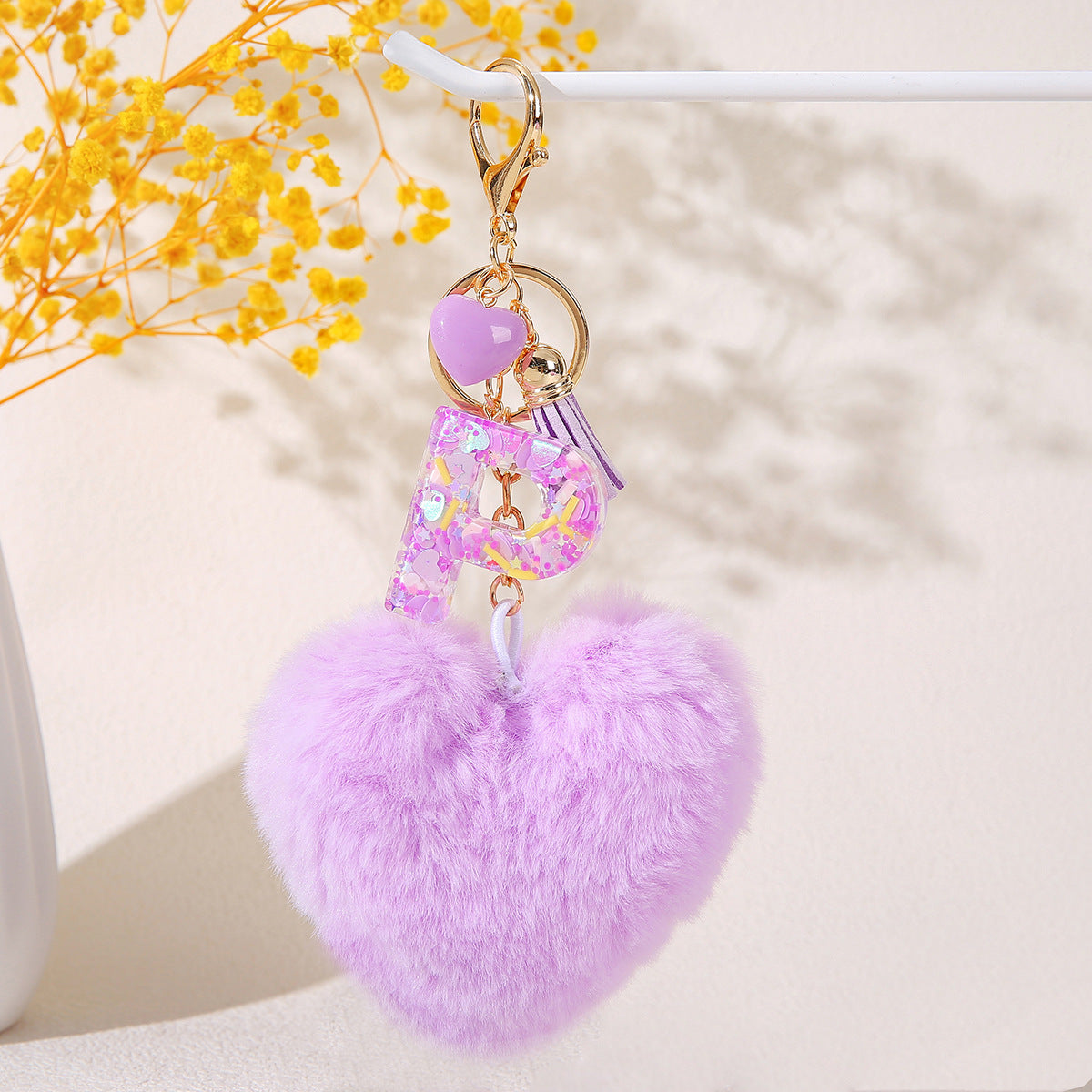 Wholesale in stock Love Shape Hair Ball Letter Keychain Wholesale Glue Sequins 26 Letter Key Ring Girl Backpack Decoration